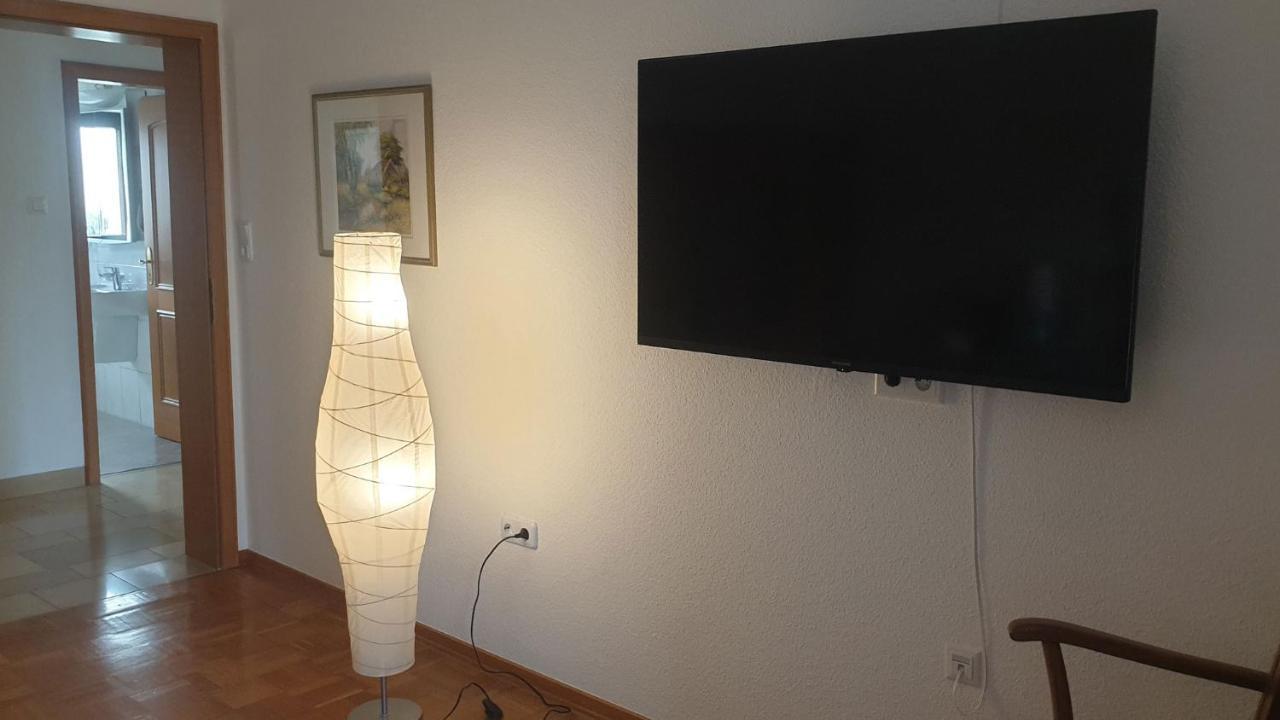 Ferienwohnung Mit Terrasse, Kostenloses Wlan, Parkplatz Bad Oeynhausen Luaran gambar